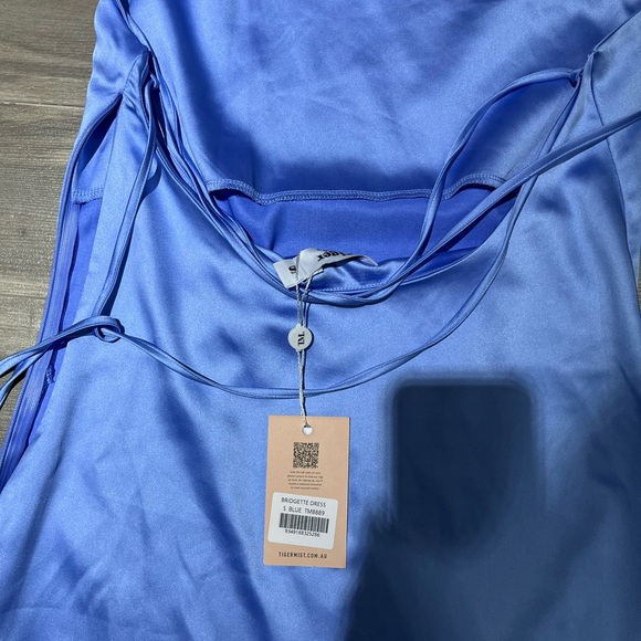 Blue Silky Dress - Picture 4 of 4